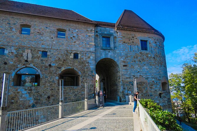 Zagreb: Lake Bled & Ljubljana Day Tour with Chocolate Gift - Transport, comfort, and what you’re really paying for