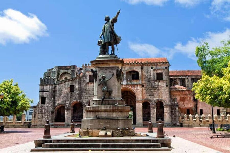Zona Colonial: Recorrido Histórico con Chocolate y Mamajuana - Key highlights worth your attention