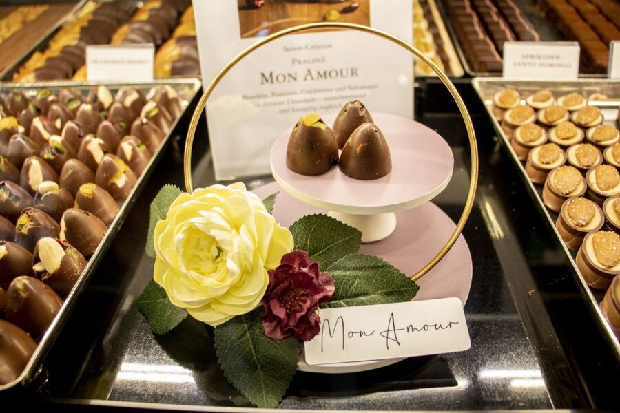 Zurich: Chocolate Tasting and Walking Tour with a Local - Key Points You’ll Actually Care About