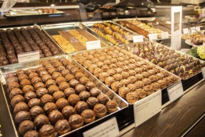 Zurich: Chocolate Tasting and Walking Tour with a Local - How the Four Chocolatier Stops Usually Feel