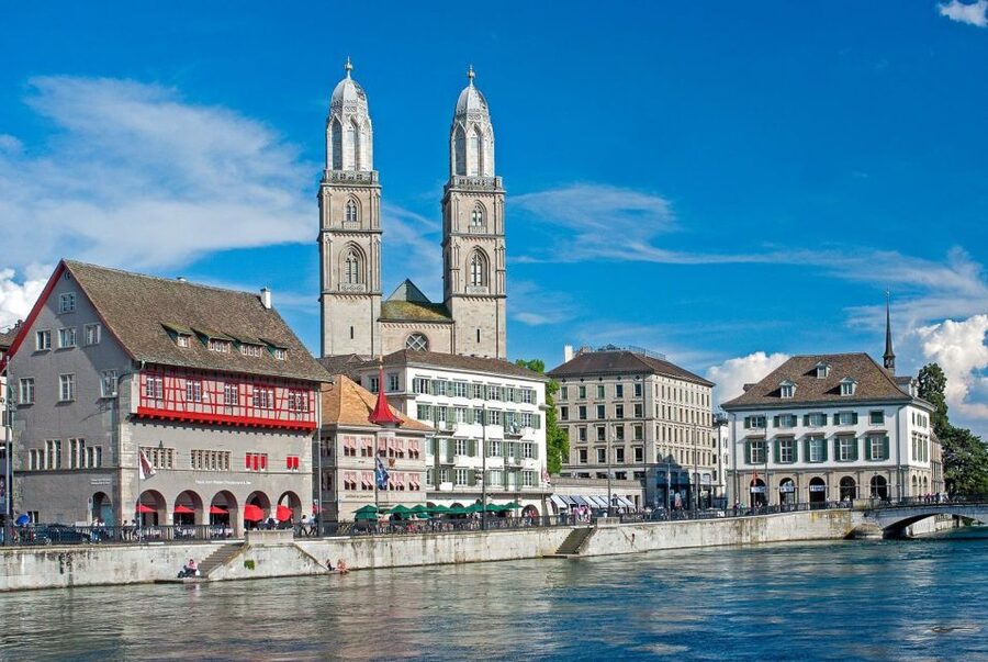 Zurich: City Tour, Cruise, and Lindt Home of Chocolate Visit - Lake Zürich cruise to Enge: the photo break that also moves you
