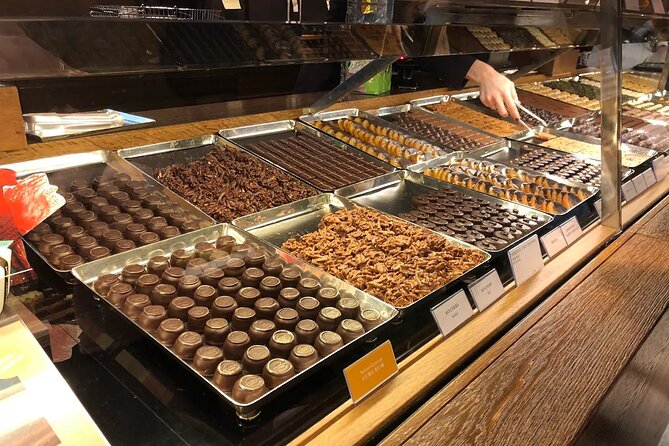 Zurich City Tour with Chocolate Tasting and Lake Cruise - One-Hour Lake Zurich Cruise: City Views Plus a Break from Walking