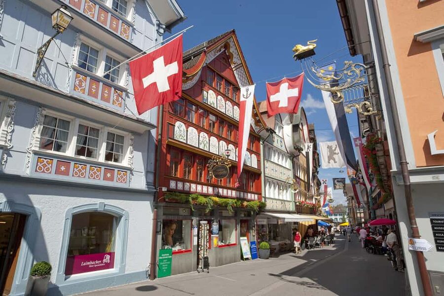 Zurich Open-top Tour and Chocolate and Cheese Countryside - Time, pace, and who this tour suits best