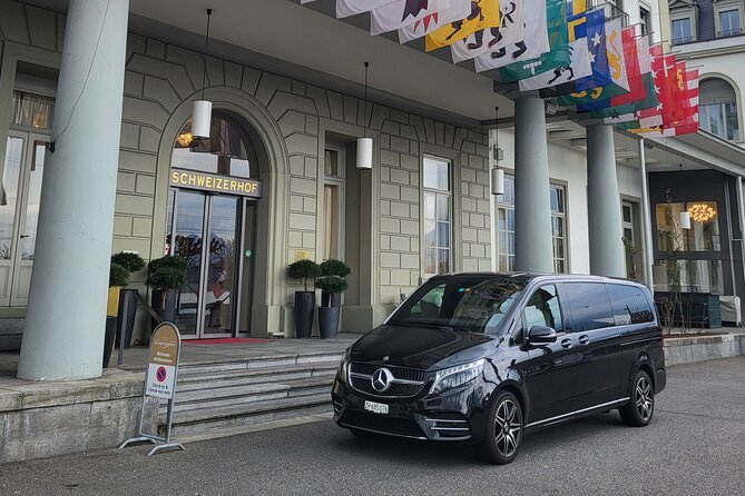 Zurich tour with Lake Zurich Cruise & Lindt Chocolate Experience - Zürich Hauptbahnhof and Bahnhofstrasse: fast orientation in the city center